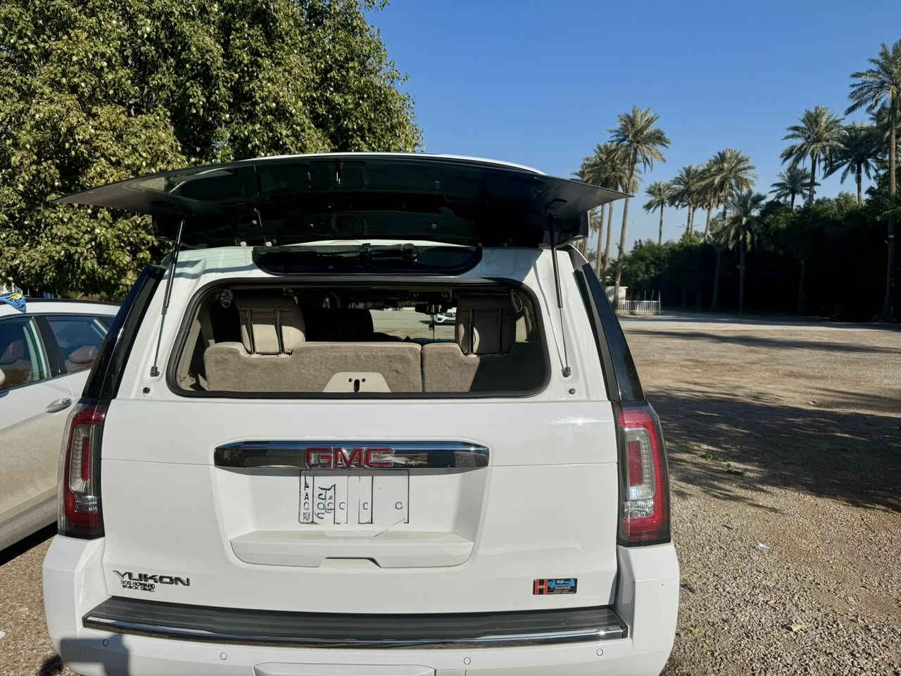 من رخصة الادمن المحترم
يوكن دينالي فول مواصفات محرك 6200 تبديل جاملغ ايسر امامي فقط بدون ايرباك
بدون دواخل ماشية 73 الف كيلو متر 
بغداد حي القادسية السعر35000 الف
***********
