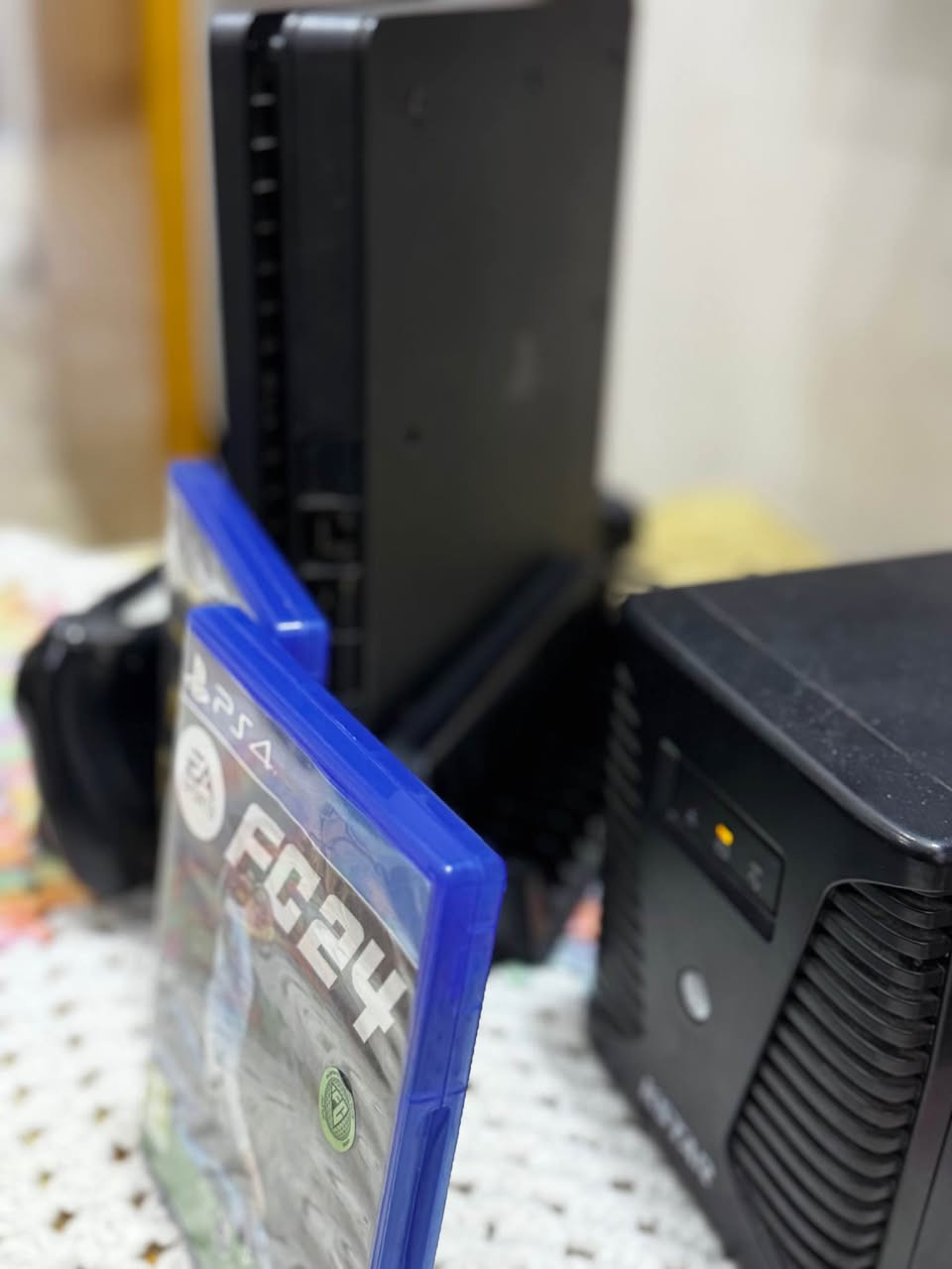 السلام عليكم شباب 🎮
سعر مناسب ✅
عشاق الألعاب والجيمينگ، اليوم عدنا بلاي فور سِلِم (PS4 Slim) بحالة ممتازة جدًا.

✅ الجهاز نظيف وشغال 100%
✅ اللون: أسود
✅ ويا الجهاز ملحقاته كاملة:
• جويستيك عدد 2 أصليات 🎮🎮
• أقراص عدد 2 💿💿
• مبرد للجهاز ❄️
✅ الجويستيكات بدون ضرر أو مشاكل
✅ الجهاز بدون أعطال أو ملاحظات

اللي يعرف قيمة البلاي فور سِلِم يعرف شكد مرتب ومناسب للجيمينگ 🔥
للمهتمين أو للاستفسار، راسلني خاص.
الرقم . *********** بغداد, العراق
