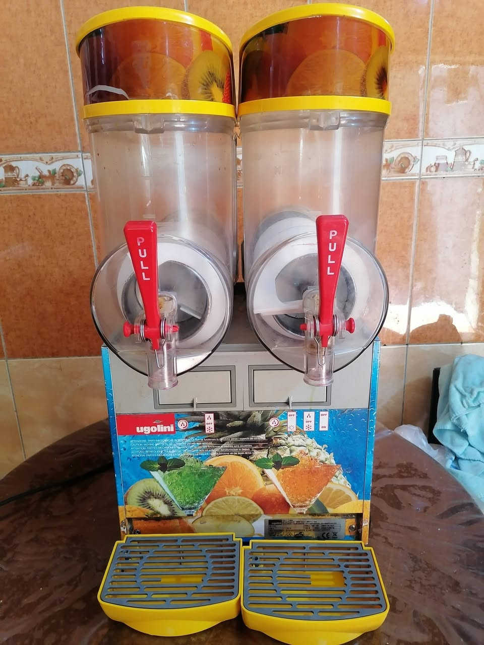 السلام عليكم ورحمة الله وبركاته مكاين ازبري إيطالي للبيع نظيفات عدد 2 السعر 800.الف اثنينهم ماطورات أصلية سكاكين نظيفه  مع
     احواض
***********
***********
ديالى بعقوبة
