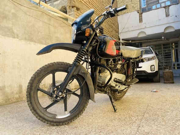 سلام عليكم دراجه للبيع موديل 22 داخلة ب 23 دراجه خير من الله المكينة اصبانه ممدودة عليهه رقم وسنويه السعر 2-200 وبيهه مجال للطيبين المكان بغداد الكماليه
رقم الهاتف ***********
