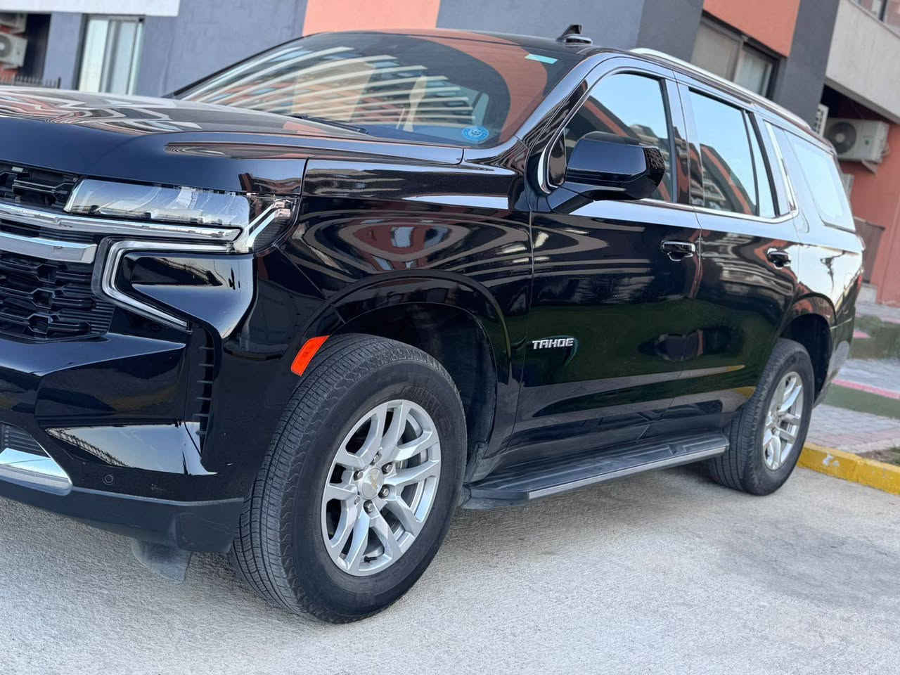 تاهو 2023 LS
مغلفه PPF بالكامل حتى الداخل من اول ما طلعت من الوكالة
ماشيه 42 الف كيلو متر
رقم بغداد كلش حلو تحويل مباشر 
 كفالة عامة من كلشي
السيارة احلى من الصور 
سعرها 48500# يعني 4 شدات و85 ورقة وبيها مجال حك الجية 
مكان السيارة بغداد السيدية 
***********
***********
