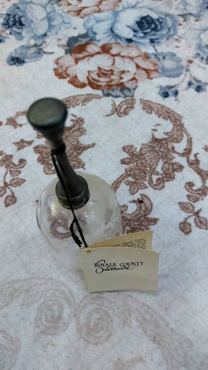 حاملات شمعات وجرس من الكرستال والفضة المطلية الجميع أعلى سعر ابيع


**إذا كنت صاحب هذا الإعلان وتريد حذفه لأي سبب، رجاءا أرسل رسالة إلى الدعم الفني**