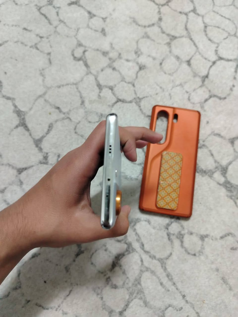 تكنو كامون 40 برو فايف جي ذكر 256 بطارية 5200 رام 24 سعر 250 بي مجال


**إذا كنت صاحب هذا الإعلان وتريد حذفه لأي سبب، رجاءا أرسل رسالة إلى الدعم الفني**