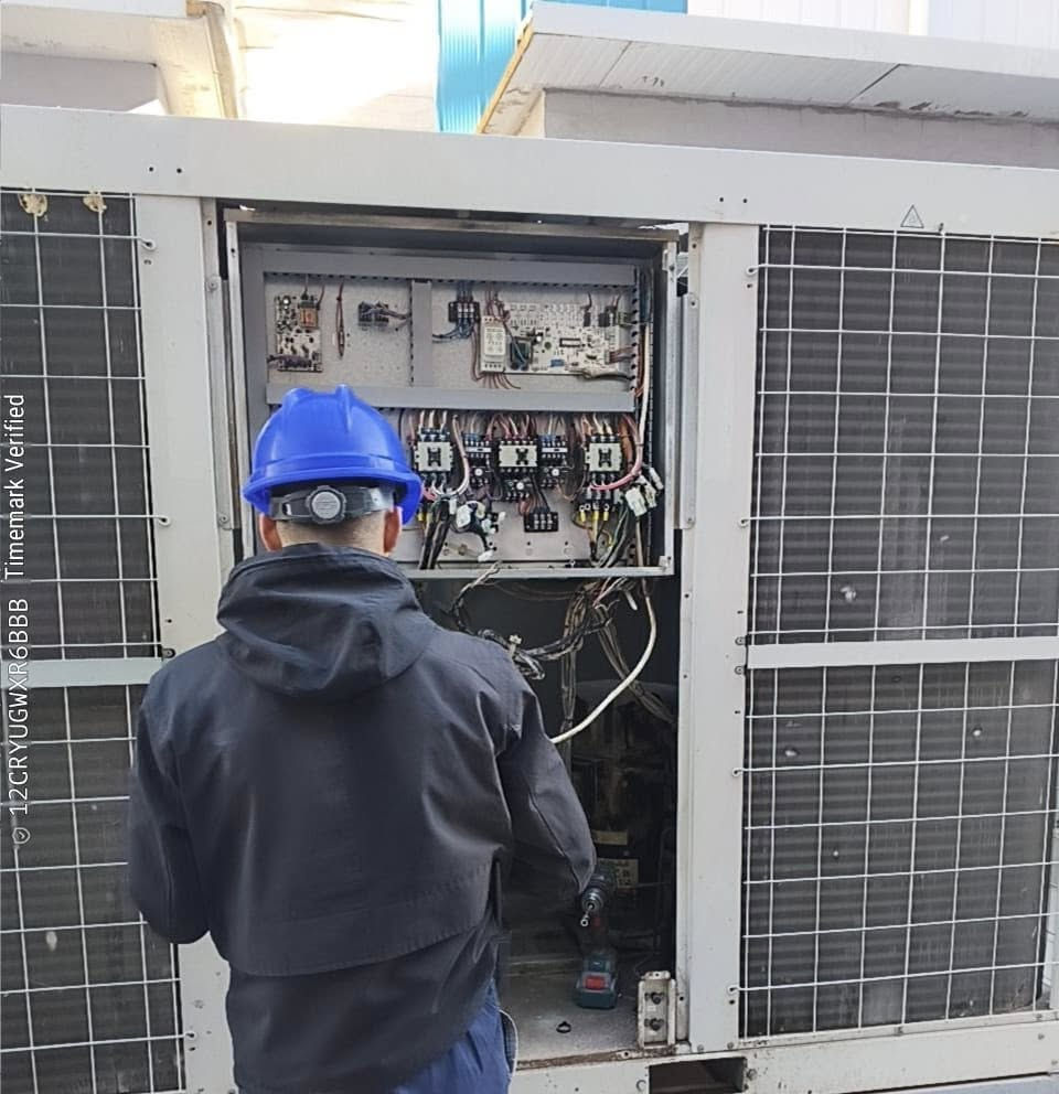 السلام عليكم مركز ال فهد يوفر لكم صيانة جميع اجهزة التكييف شحن غاز تنصيب ادامة كاملة للتواصل *********** او مراسلة الصفحة يوجد واتساب
