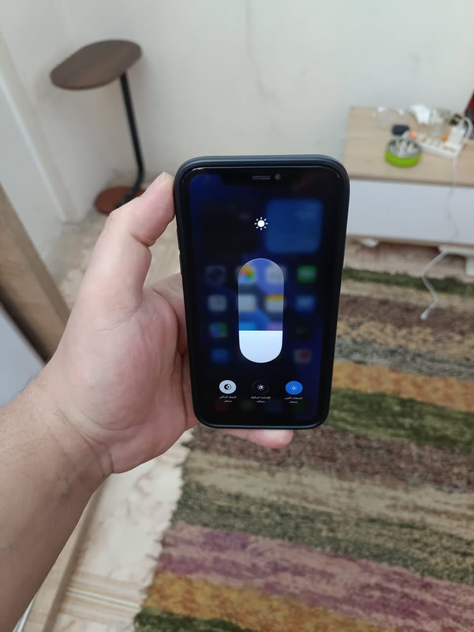 ايفون 11 عادي ذاكرة 64 بطارية 75 كولة شغال فيس ايدي شغال ( الظهر مفطر)
السعر 180 بغداد القاهرة *********** بيع فقط
