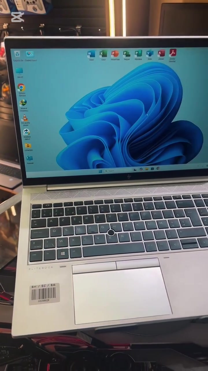 🔥 جهاز رجال الأعمال... بأداء يليق بإنجازاتك! 🔥

💻 HP EliteBook 850 G7 | Premium Business Class

إذا كنت تبحث عن جهاز أنيق، قوي، واعتمادي للاستخدام اليومي أو العمل الاحترافي، فهذا اللابتوب هو خيارك الأمثل. تصميم معدني فاخر، أداء سريع، وجودة تصنيع من سلسلة EliteBook المميزة.

⚙️ المواصفات:
🔹 Intel® Core™ i5 الجيل العاشر 🚀
🔹 RAM: 8GB DDR4
🔹 SSD: 256GB NVMe ⚡
🔹 شاشة 15.6 إنش FHD IPS مضادة للانعكاس

🌟 المميزات:
✅ هيكل ألمنيوم فاخر وخفيف الوزن.
✅ كيبورد كامل مع لوحة أرقام (Numpad).
✅ صوت احترافي من Bang & Olufsen.
✅ سرعة عالية في التشغيل وتشغيل البرامج.
✅ مثالي للدراسة، البرمجة، التصميم، المحاسبة، والعمل المكتبي.

📌 حالة الجهاز: شبه جديد – نظيف جداً وبحالة الوكالة ✨

💰 السعر: 390,000 دينار عراقي فقط.

🎁 هدية مجانية: حقيبة لابتوب مع كل جهاز.

🚚 التوصيل مجاني إلى كافة محافظات العراق.

⚠️ الكمية محدودة جداً — متوفر قطعتان فقط! سارع بالحجز قبل نفاد الكمية.

📩 للطلب أو الاستفسار، راسلنا على الخاص وسيتم الرد عليك بأسرع وقت.

⭐ My Laptop
أجهزة مختارة بعناية... جودة مضمونة وأسعار منافسة.


**إذا كنت صاحب هذا الإعلان وتريد حذفه لأي سبب، رجاءا أرسل رسالة إلى الدعم الفني**