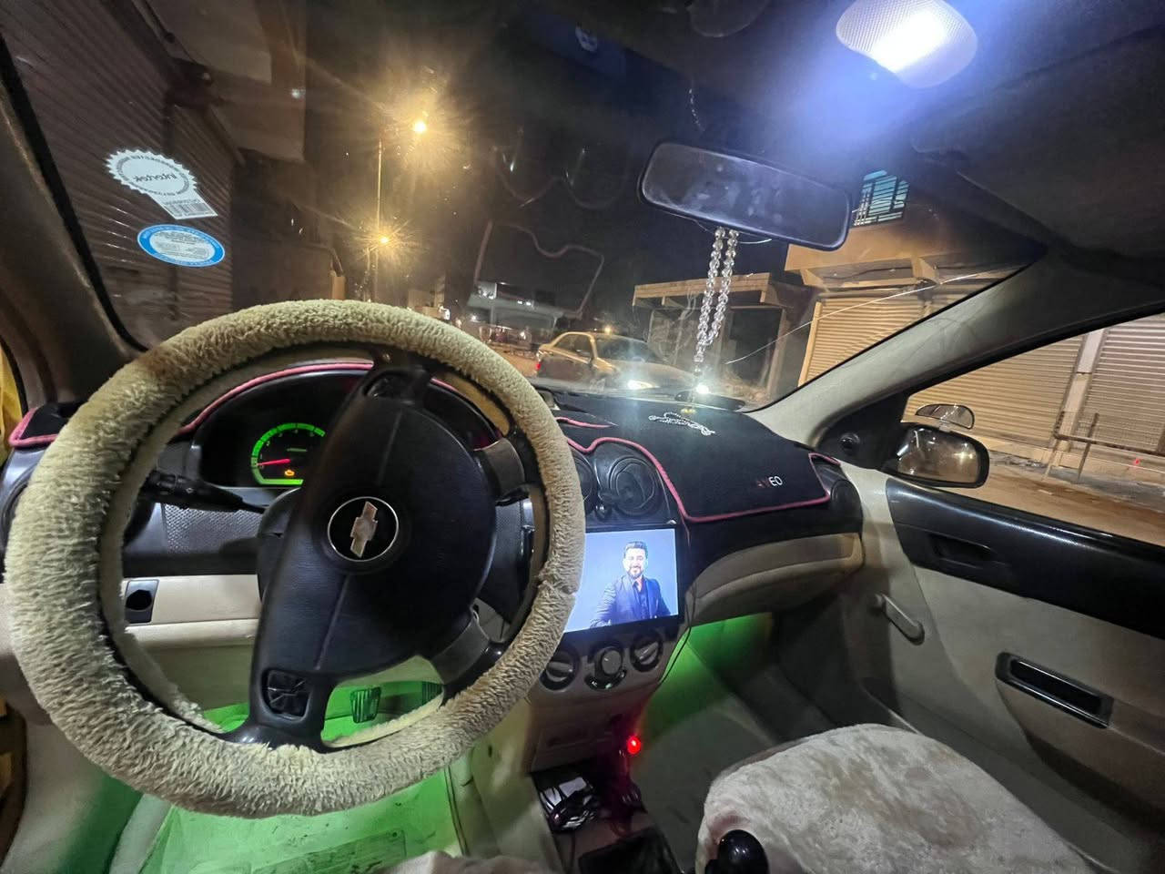 السلام عليكم سياره افيو للبيع موديل 2010مكينه 1600مسكر كير عادي لايت زنون كهربائيات كلها شغاله سياره جاهزه تستلم مصفر هيئه بس عليها غرامه 100الف سياره جاهزه مكينه كير تبريد تاير حداديه كلشي جاهز راعيها موجود ب البصره سنويتها بعدها مامنتهيه السعر 48وبيها مجال قليل مكاني بصره ابو الخصيب حمدان  *********** البصرة, العراق
