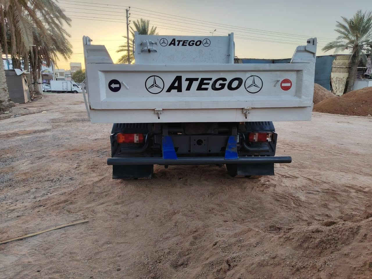 اتيكو قلاب جاهزه تخم تاير مكينه ١٨ حداديه جديد مداور مباشر مكان كربلاء مراوس ب هينو قلاب *********** موديل ٢٠٠٢
