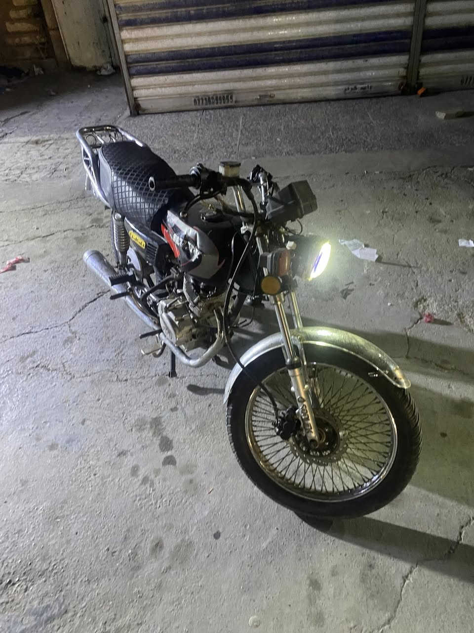 سيفان ٢٣ جاهزه نكره بكل وكت
الدراجه جاهزه يرادلها ترتيب بسيط 
ناعمه وصافيه بكل وقت هندر واحد 
سعرها 450 وبيها مجال 
عنواني بغداد حي اور
***********
