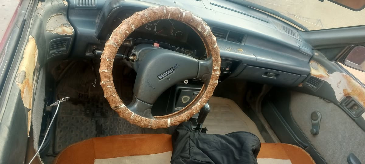 السلام عليكم 
سازوكي #للبيع موديل91
رقم فحص صلاح الدين 
محرك ينقص يدخن بس سياره تمشي ومابيها اي مشكله تمشي طبيعي 
خياسات مابيها كلهن مسويهن 
تايرات جدد 
باتري جديد
السعر14وبيها مجال 
مكاني صلاح الدين يثرب 
***********
