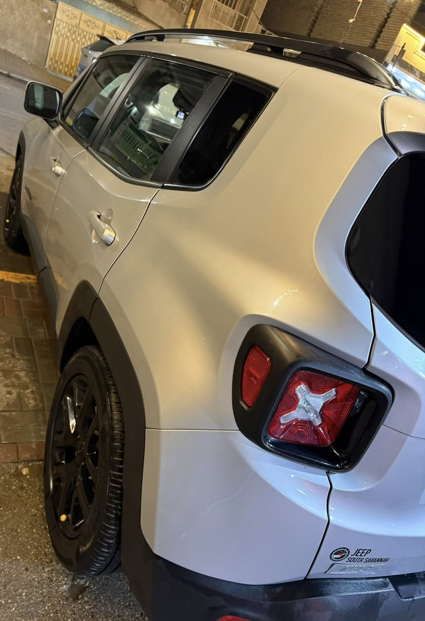 جيب رنجيت موديل 2018
•الرقم: اربيل

•المواصفات :
▪️السيارة: جيب رنگيد بلاك ادشن  لون سلفر
▪️المحرك: 2.4L (اربعة سلندر)
▪️الموديل: 2018
▪️العداد: 72000 الف كم قابل للزيادة 
▪️لايتات نجمة / لد زنون /عالي وناصي  زنون بلوجكتر زنون
▪️كامرة خلفية دوارة مع الستيرن اصلي
▪️غرفة السيارة: كشنات السيارة مخمل اسود اصلي
▪️تبريد قطعتين امامي وخلفي
▪️سايد بريك دكمة
▪️تو ويل 2
▪️بصمة
▪️تحكم ستيرن جهتين بلوتوث وحاكية وكروس سرعة وتحكم صوت 
▪️نظام ABS مانع انزلاق
اضافات : داش گام 3 كاميرة مع دشبول وابواب انارة محيطية متعددة
الضرر: بالبنيد وقليل بالجاملغ بدون صبغ بنيد نفس اللون مطابق

السعر 136 ورقة وبيها مجال بسيط
*********** بغداد - الدورة
