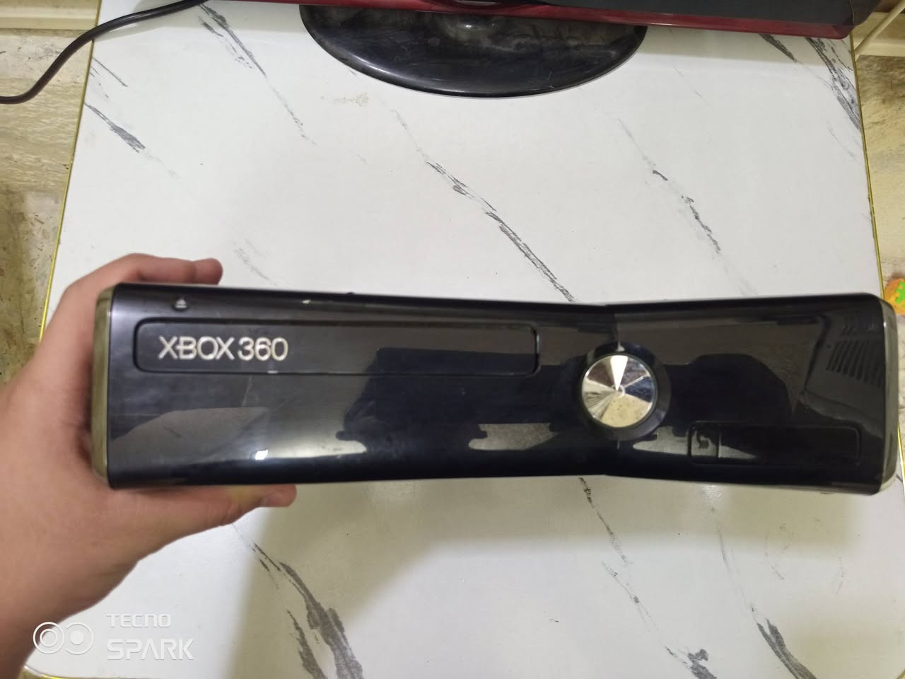 سلام عليكم
للبيع اكس بوكس 360 سلم مهكر الجهاز نظيف صارلي شهرين من أخذته يحتوي على جوستكين مع كامل ملحقاته ويحتوي على هارد داخلي مساحته 250 بي 73 لعبة كما موضح في الفيديو والسعر 130 وبي مجال بسيط
مكاني بغداد مدينة الصدر


**إذا كنت صاحب هذا الإعلان وتريد حذفه لأي سبب، رجاءا أرسل رسالة إلى الدعم الفني**