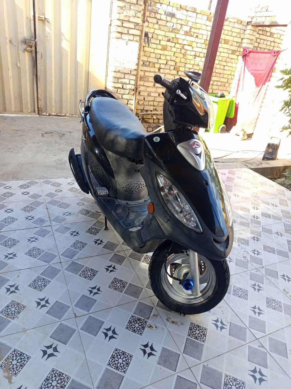 سلام عليكم دراجه البيع كامكو V2 مكينه 150 كفاله عامه فحل ما ناقصها شي موديل 16 السعر 950 وبيها مجال تواصل *********** مكاني الرفاعي
