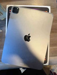 أيباد 11 برو جيل الرابع (m2) الذاكرة 256 البطارية 87 اخر تحديث محدث نظ...