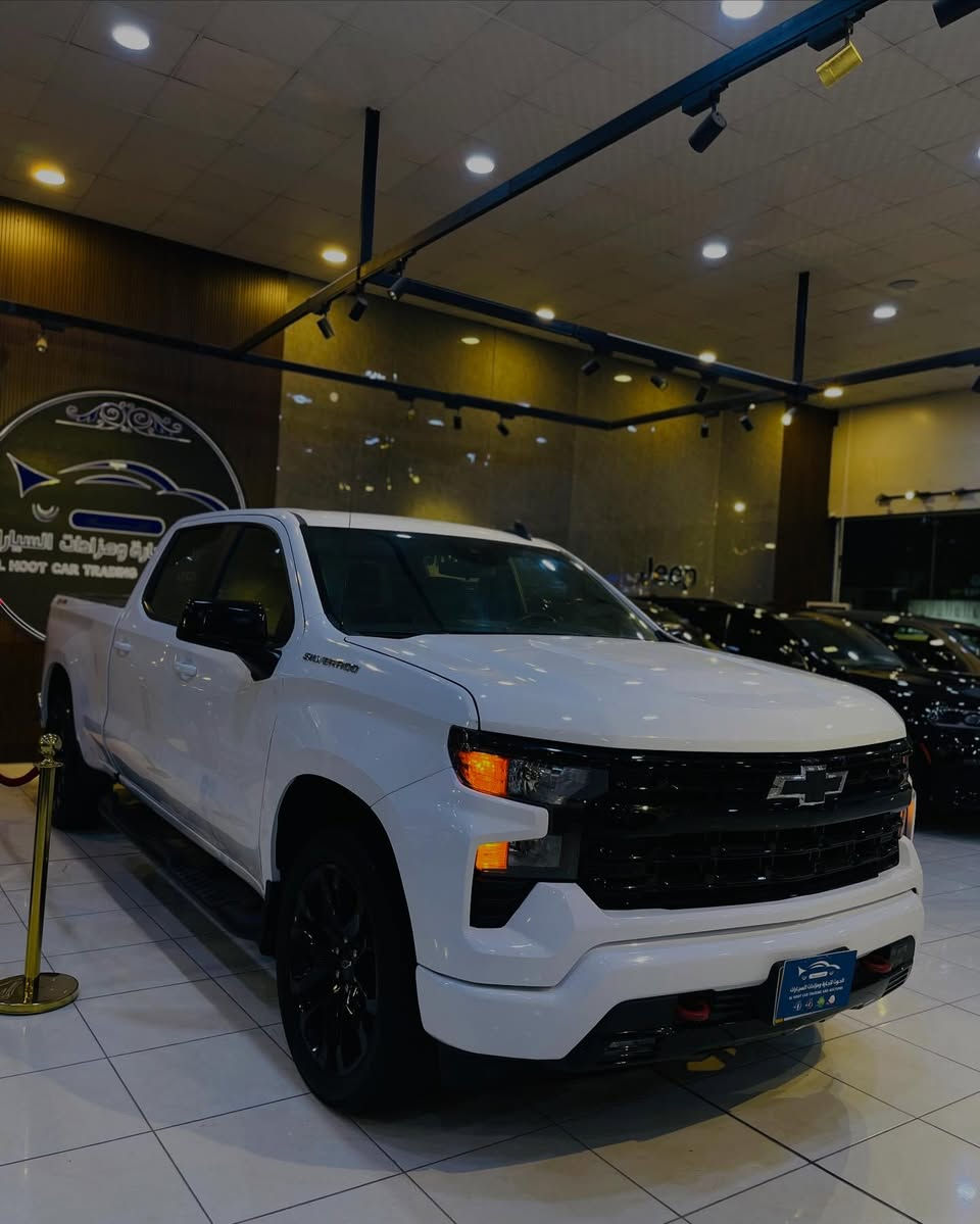 بسم الله ما شاء الله توكلنا على بركة الله.
#الحوت_لتجارة_ومزادات_السيارات 🇮🇶 
______________________________________
#اعلان_بيع_سيارة
🔷السيارة : شوفرليت سلفرادو K1500
🔷سنة الصنع : 2024
🔷اللوحة : اربيل
🔶السعر : 265 ورقة
🔷الضرر : الجاملغ الامامي والبنيد . (صور الضرر مرفقة بالاعلان)
🔷ضرر الايرباك : دركة وبرده.
🔷رقم الشاصي : 3GCPDAEK2RG136528
______________________________________
🔷المواصفات:
🔹باب طويل بدي قصير 
🔹حجم المحرك 4 سلندر 2.7L توربو ماكس
🔹عداد المسافة 23 الف ميل 
🔹رادار امامي
🔹تنبيه الخروج عن المسار
🔹ويل كب حجم 22 انج مع اطارات بحالة جيدة
🔹تحكم ستيرن
🔹شاشه تحكم بالايعازات
🔹بصمة تشغيل 
🔹مع باقي المواصفات الاعتيادية
————————————————————————
☎️ الاتصال :
***********
***********
📍النجف الاشرف - المدينة المائية - مقابل حي الجامعة - قرب سنتر جبل عامل.

TIkTOK🔹
https://www.tiktok.com/@hoot.cars?_r=1&_t=ZS-93D4aRKWGKQ

INSTAGRAM🔹
https://www.instagram.com/hoot.cars?igsh=MWZkcjE5cHhja2Rleg==

WEBSITE🔹
https://hootcars.autos
