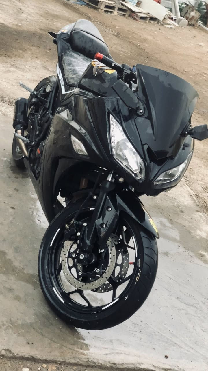 دراجه بطح كاوسكي 300 cc ماشيه 11 الف 
اي نقص مابيها مكفوله محرك وكير  سرعتها 190 
خير من الله  دراجه كلش حلوه  18 ورقه وبيها قليل حك الجيه  بغداد شهداء البياع  ***********
