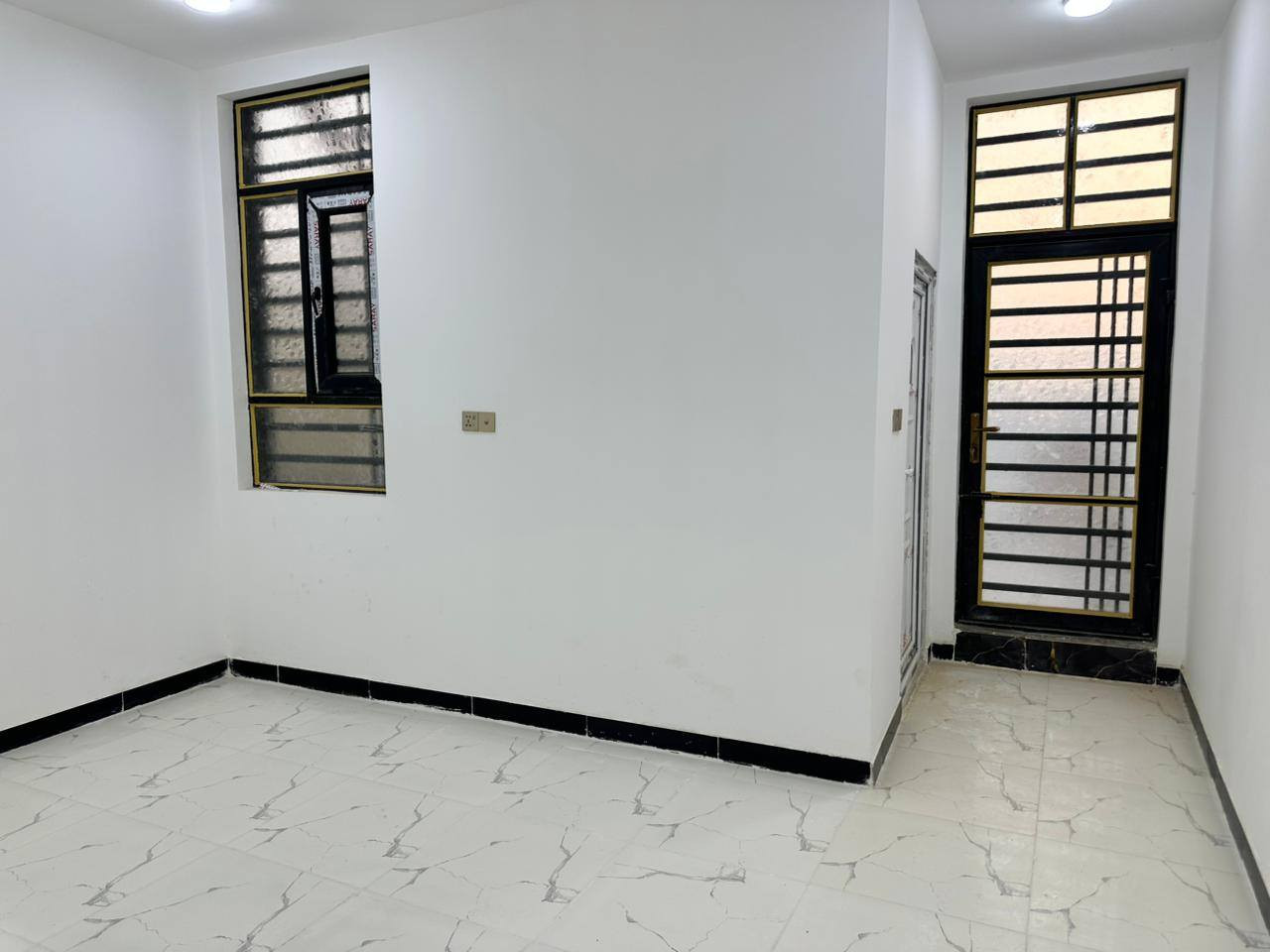 🫲السلام عليكم 
بلاش بلاش 
🏠بيت🏠 للبيع في النجف لاشرف حي النداء 

📐المساحه 100 م 

🔸منطقت 56 البيت قريب ع 60 العرضي لاول قريب ع 🔹موقف الكيات مكانه كلش حلو 

🧱اساس صب سكف صب طابوق نهروان  بناء درجة اولى 

يحتوي ع 

🔸استقبال صاله مطبخ غرفه نوم حمام توليت مكشوفه 
الطابق الثاني غرفتين وصاله وحمام وصطح 

💵💵سعره 115 مع المجال البصيط 💵💵

⁉️لاستفسار اتصل او مرسله خاص وتساب 

📞*********** وتساب 

📞*********** وتساب
