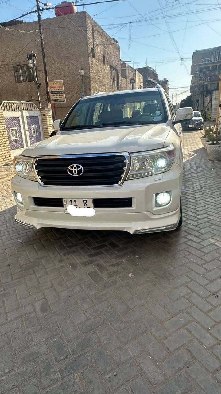 سلام عليكم لاند كروز الفين 13 سياره جديده بمعنه الكلمه مكفوله كفاله عامه تخم تاير اصلي شده قبل شهر سياره ماشيه 80 الف حقيقي يعني بعده بريحت شركه استعمال شخص واحد من الفين 13 ولحد هسه سياره نضافه فول من كلشي مكفوله سياره 6 سلندر سياره مفوله موصفات غراضه كله موجوده سبيره بعده مانازل بعده بشركه سياره بسمي تحويل ثاني يوم خابرني وتدلل هذه رقم صاحبه سياره انتصل وبيكم خير وتدللون سعر ويه النتصال رقم ***********
