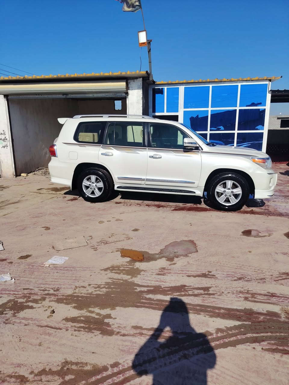 سلام عليكم لاندكروزر البيع 2014 رقم ***********
