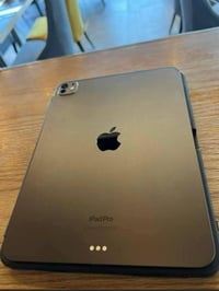 ايباد11 M4 الذاكره 100 النضافه100        🔋البطاريه100                 ...