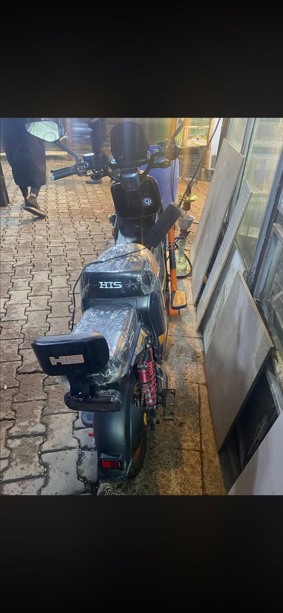 سلام عليكم دراجه شحن h900(Hls) نظافه فول باتريات شرط بصمتين او تشغيل عند بعد دراجه اي نقص مابيها 5بطاريات 38امبير  سعر خاص  رقم *********** موجود واتساب هم
