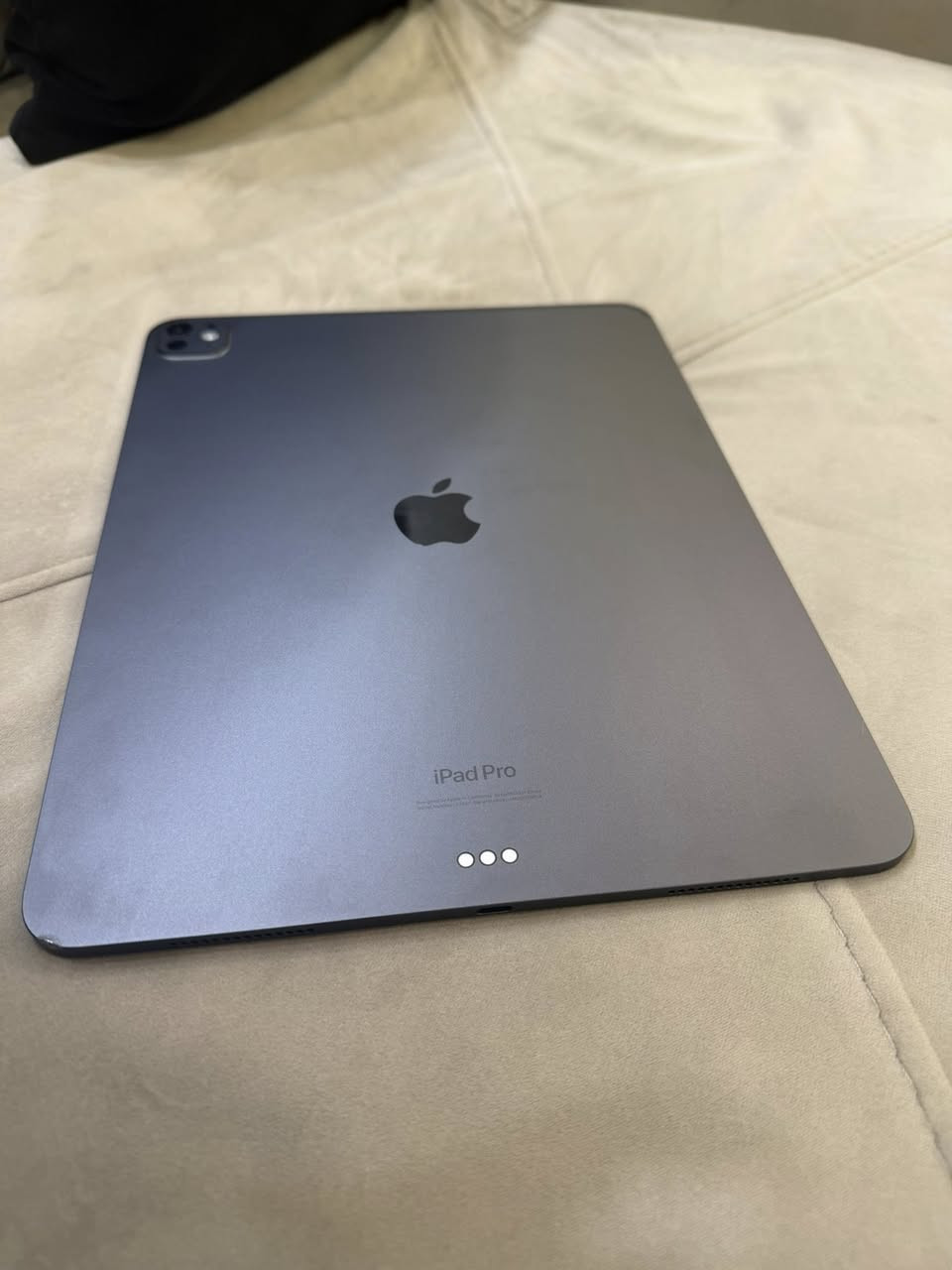 لسلام عليكم
Ipad pro m4 13 inch 256gb للبيع

صحة البطارية ٩٥٪؜
النظافة ١٠٠٪؜ مابيه ولا شخط بس ضربة صغيرة كلش موضحة بلصور

الجهاز بعدة بالضمان 19\8 ينتهي والوصل موجود

السعر 1200 قفل
مليون و٢٠٠


**إذا كنت صاحب هذا الإعلان وتريد حذفه لأي سبب، رجاءا أرسل رسالة إلى الدعم الفني**