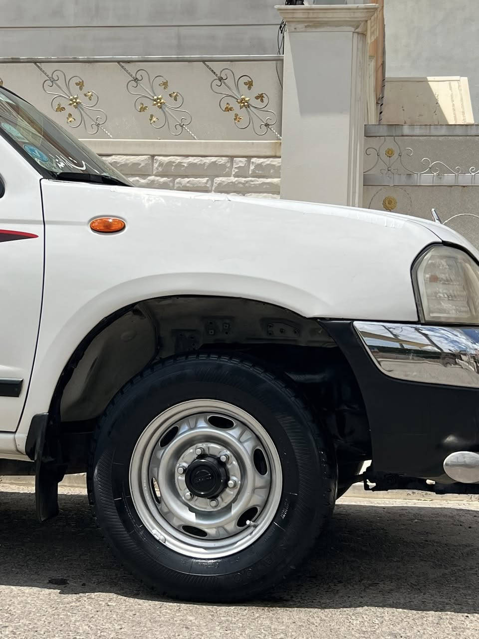 پیکەب نیسان مۆدێل ٢٠١٤ چوار قولاب
سەیارەکە زۆر خاوێنە بێ بۆیاغە هیچ هیچی نیە تەنها سێ شوێنی بچوکی تەعدیلە لە بۆدی پشتەوە

 مەکینەی کەپسە نەکرایتەوە گێر مەکینە ئەکسل هەموو شتێکی بەشەرت

شوێن هەولێر

سەیارەکە رەقەم هەولێرە بەناوی خۆمانە تەحویل وەکالە بەشەرت 

سەنەوی تازە تەواو بووە
نرخ ١٢٨ وەرەقەو کەمیک معامەلە

ژمارە مۆبایل:***********
