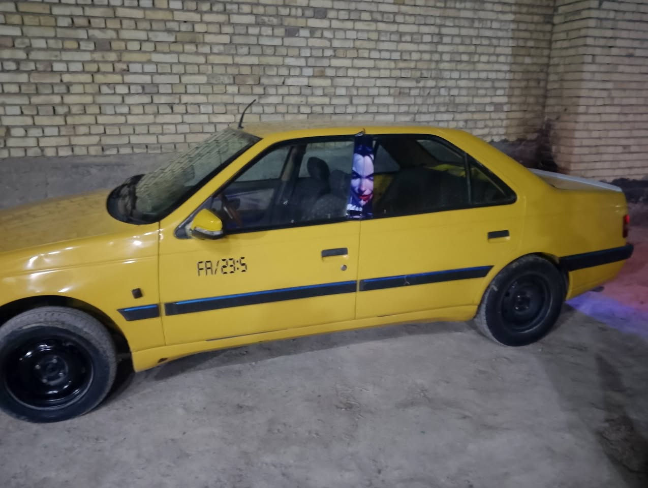 سلام عليكم سياره بيجو لميس موديل 16 مكفوله كفاله بس بيه طخطخات بصيطه المحرك شادينه جديد فرنسي وكير مكفول كفاله السعر 48 وبيه مجال للشراي 
***********
