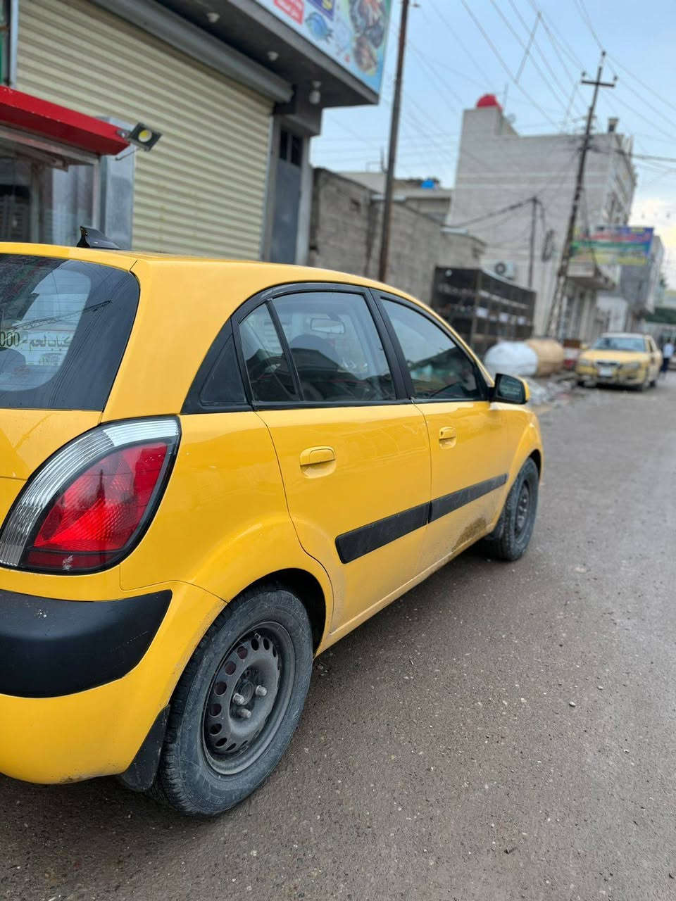 السلام عليكم كيا ريو ٢٠٠٩محرك١٦٠٠ كامله صبغ فرن مكينه كير خير من الله صدر جديد تبريد وبعد احلى من الصور السعر ٦٧ ورقه وبيه مجال قليل العنوان بغدادالشعب الهاتف ***********
