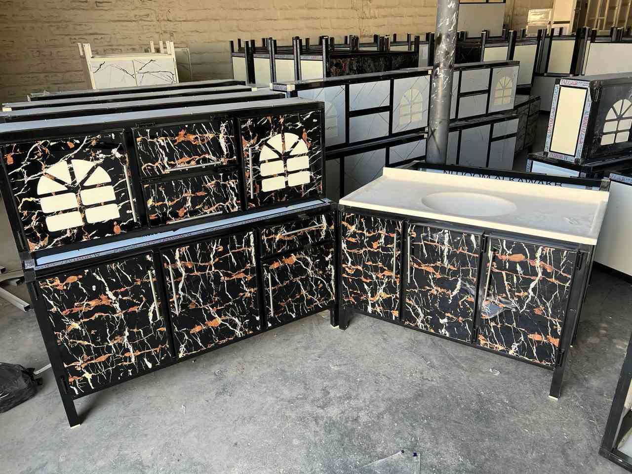 ***********
ثلاث قطع كاونتر وملحق متر ونص وسنك مرمر متر و20 سعر 240
