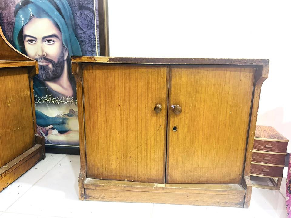 السلام عليكم غرفه نوم عراقي صاج لبيع  متكونه من 5 قطع
رايده 200 وبيه مجال 
غرفه حلوه ومناسبه 
هذه رقمي بيه واتساب ***********
