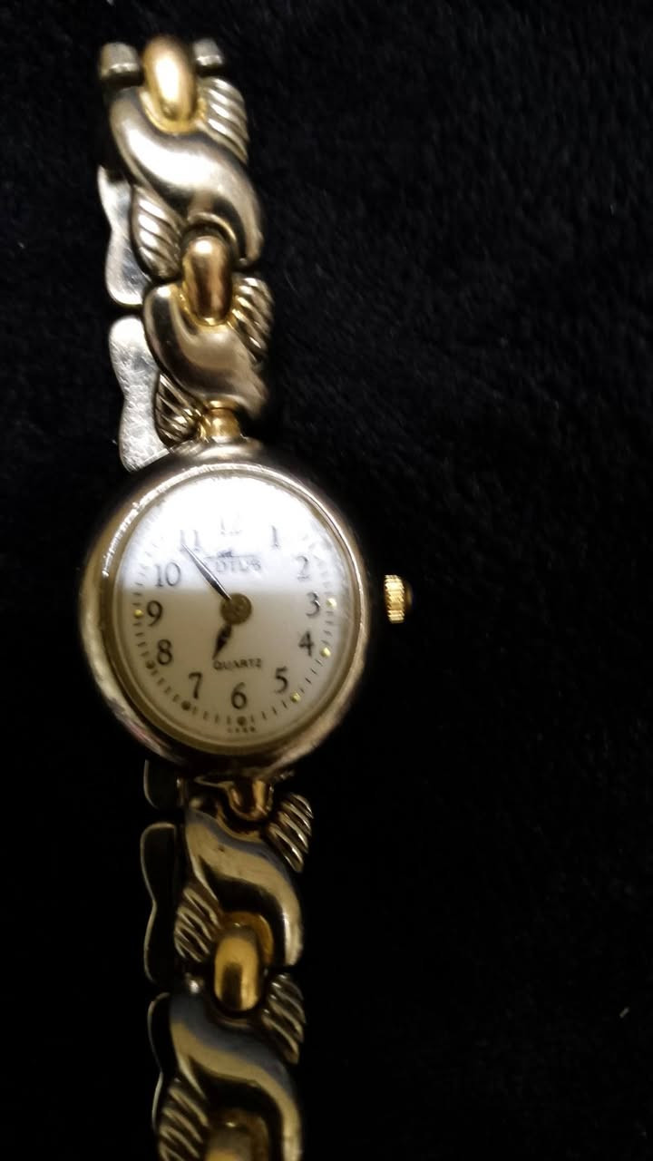 للبيع بغداد
رولكس نسائي بحالة ممتازة ١٠٠ الف
لوتوس نسائي 5اويكرون ذهب بحالة ممتازة ١٠٠ الف


**إذا كنت صاحب هذا الإعلان وتريد حذفه لأي سبب، رجاءا أرسل رسالة إلى الدعم الفني**