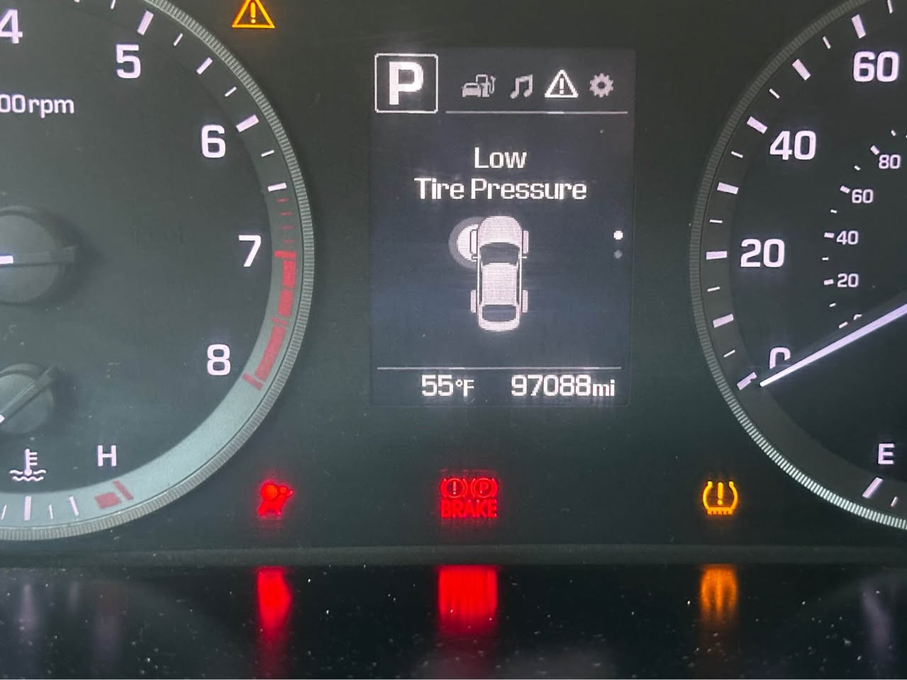 سوناتا موديل 2016 وارد امريكي مواصفات سبورت.  ليبل واحدمابيه شي مبدل

3 نوع قياده ايكو اسبورت وعادي

فتحه بلقماره

اشاير بلمري 

يدات نيكل  +ويل كروم

ترحيب للصندوق

شاشه دواره 

دواخل بيجيه 

السياره وارد امريكي حادث امامي بلبنيد وراجع كوله بلادي 

وضربه بجاملغ الخلفي بلعراق  

السعر ١٣٢وبيه مجال للشراي فقط 

للاتصال *********** بغداد, العراق
