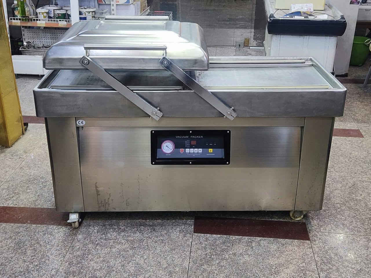 السلام عليكم

١. عجانة ١٥ كيلو ( مجددة البولبرنات)

٢.جهاز كبس فاكيوم (مع ماطور احتياط + قطع غيار)

٣.هلاسة دجاج جديدة بالكارتونة قطر ٦٠ سم 

٤.فرن بيتزا غازي مع خمس صواني 

٥. مهدارة تسخين غازية 
قياس ٦٠ عرض *٢٦٥ طول *٩٠ ارتفاع 

٦.طباخ غازي ٨ عيون 

الشراي يتفضل يتواصل مع صاحب الرقم *********** اني مكلف بالنشر 
مكان بغداد -كاظمية
