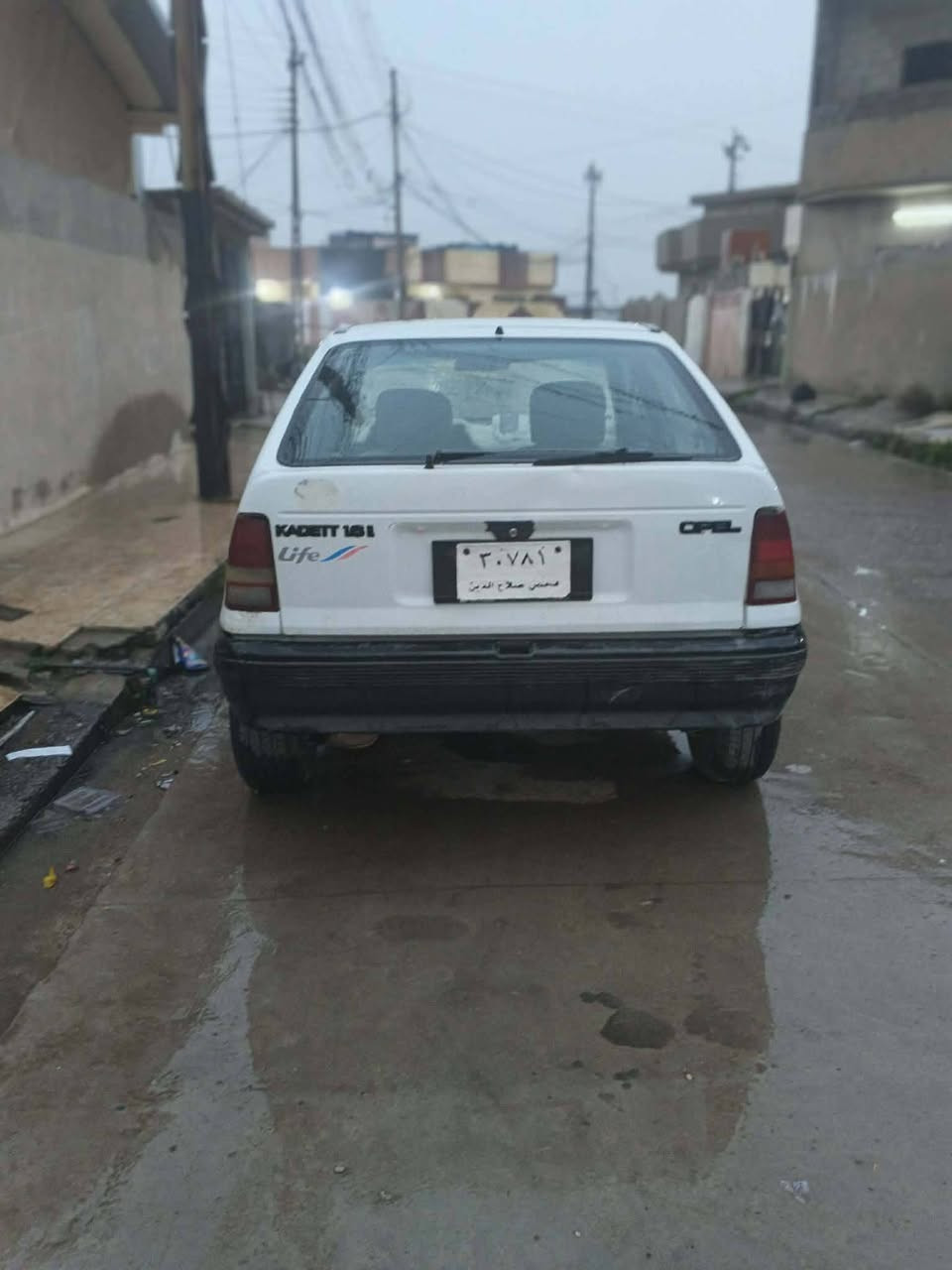 سياره كاديت
محرك 16 شرط 
كير شرط 
رقم صلاح الدين وبيها واجهة كامل والشرعي بصلاح الدين تحويل فوري 
داخلها نص نضافة  وطخمها تعبان  
السعر 20$ وبيها مجال للتواصل ***********
