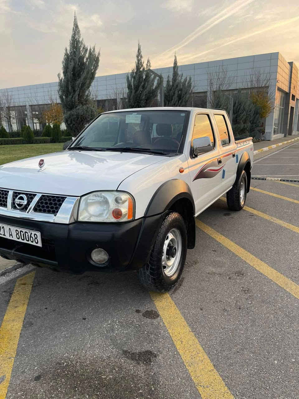 پیکاب نيسان 2012
بى بوياغ يه ك كارتى بجوكى هه يه
ده بل اكسل
ناو سوور
سه نه وى ره قم تازه يه 
مه كينه ى نه كراوه ته وه به شه رت اكسل و ده بل اكسل هه مووى به شه رت بى نوقسانيه 
***********
