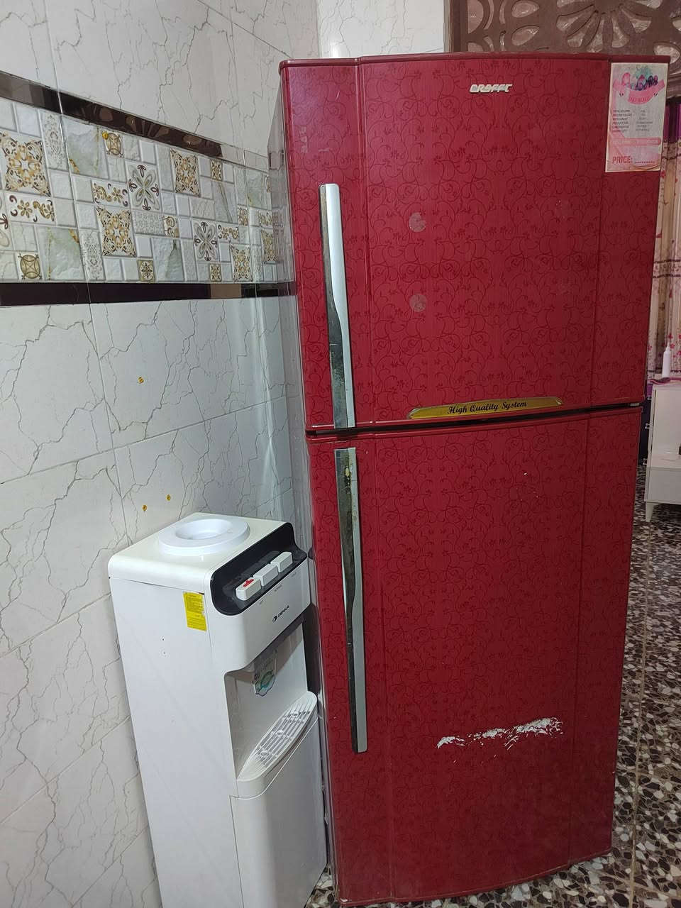 ثلاجه ٢٠ قدام بيهه ليك بل خانه الجوه عرضهه ١٠٠ ***********
