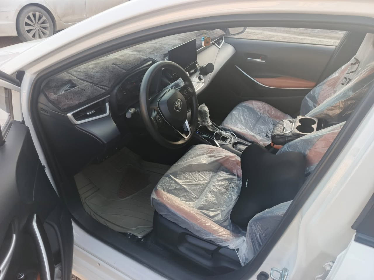 كورولا مديل 2024 ماشيه 67 رقم واسط حره فول مواصفات دواخل مشمشي  مكان السيارة بصرة كفالة عامه عده طخه كلش بسيطة ما تبين السياره كلش جديدة السعر 140 قفل ***********
