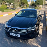 ڤۆڵگسواگن جێتا 2021 رەنگی ڕەشی قەتران  شاشە و کامیرە  رەقم و سەنەوی نو...