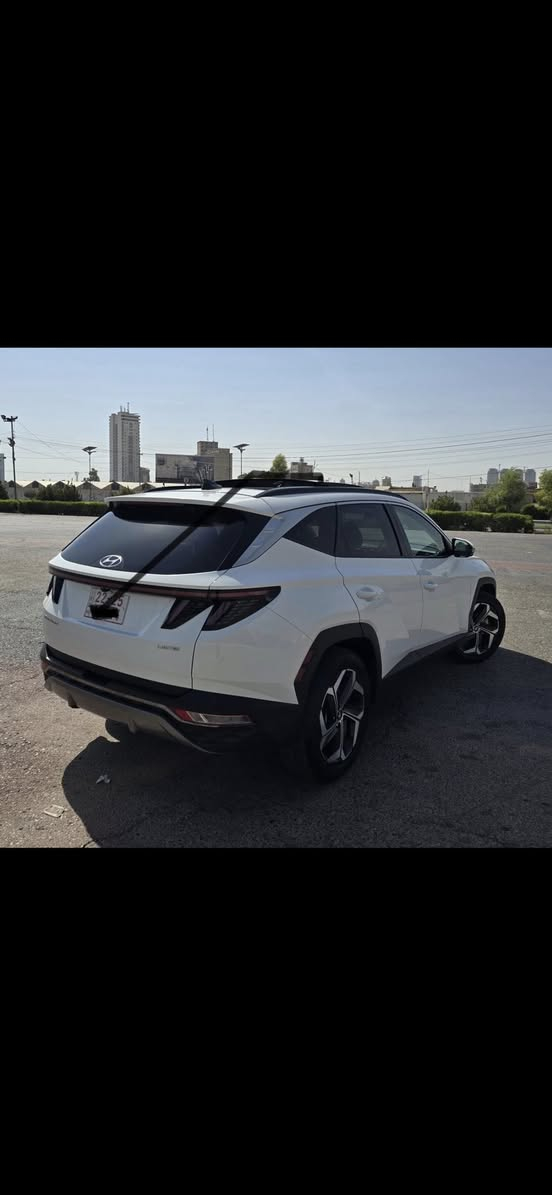 السلام عليكم توكسان  كلين تايتل2024 لمتد vip فول الفول امريكي
لون السيار  ابيض 
المواصفات LIMITED VIP
1- بصمة تشغيل 
2- بصمة ابواب لمس دخول ذكي 
3- بنوراما على طول السيارة 
4- صندوق كهرباء شفط 
5- كامرات 360 درجة ( جانبية - امامية - خلفية ) 
6- كامرات مع الاشارة 
7- السيارة تتقدم وترجع ب البصمة 
8- تبريد تدفئة كشنات 
9- كشنات جلد كريمي 
10- كشنات كهرباء 
11- اضواء محيطية 67 لون اختياري 
12- كشنات خلفية هيتر 
13- مرايات تعتيم ذاتي 
14- ابل كار بلي 
15- اندرويد اوتو 
16- شاشة دجيتل 3 اشكال للقيادة 
17- اشاير ترحيب 
18- اضواء امامية LED زنون 
19- اضواء خلفية LED
20- هوك خلفي 
21- فول اوامر صوتية 
22- جامات اوتو 
23- قطعتين تبريد 
24- اشارات ب المري
25- كير دكم 
26- شفتات ستيرن 
27- تحكمات ستيرن 
28- السيارة فور ويل 
29- محرك 2500 المرغوب 
30- هاند بريك بصمة 
31- شحن واير ليس 
32- منافذ شحن 
33- اوتو هولد 
34- تشغيل عن بعد 
35- السيارة اوتو بارك 
36- حساسات امامية 
37- حساسات خلفية 
38- كير AT المرغوب 
39- رادار امامي رادار خلفي رادار جانبي 
40- نقطة عمياء 
وبعد بيها هواي مواصفات 
ممشى السيارة (40 الف فقط ) 

السيارة كلش نظيف بدون سبوغ بس باب تعديل بارد مكان صغيرة 

مكان السيارة اربيل  

السعر 217 وبيها مجال 

رقم الهاتف***********
