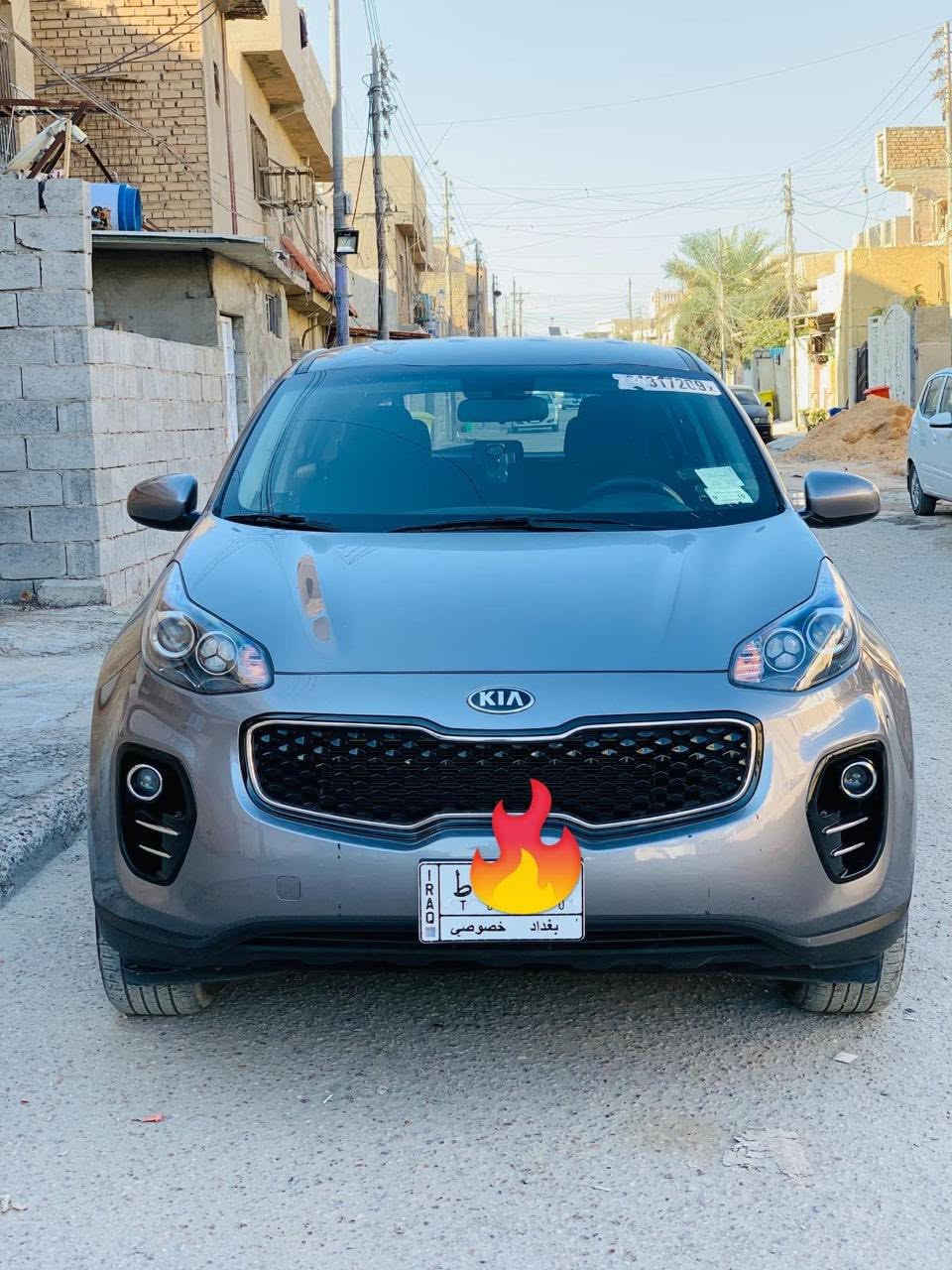 سبورتج مديل 2018 امريكيه السياره ( كلين )
محرك 2400 ( GDI )
تحكم ستيرن فقط 
فور ويل 
حادثها جاملغ بارد فقط 
ورصعات خفيفه جدا في الجاملغات 
لون فيلي
تبريد قطعتين
سياره ماشيه ( 107,000 ) ميل 

هاتف ( *********** )
