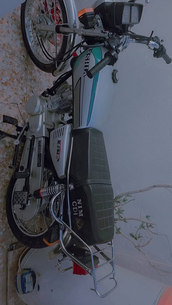 اربعه گیر ارشه رقم انكليزي وسنويه ) تحويل ثاني يوم الدراجه شوفت عينك نضافه ما عايزله برغي غراضه 2025 كلهن اصليات بلاد وكيله العارضي طالعه من اوكيل بشهر الثاني للتواصل على هذا الرقم***********
