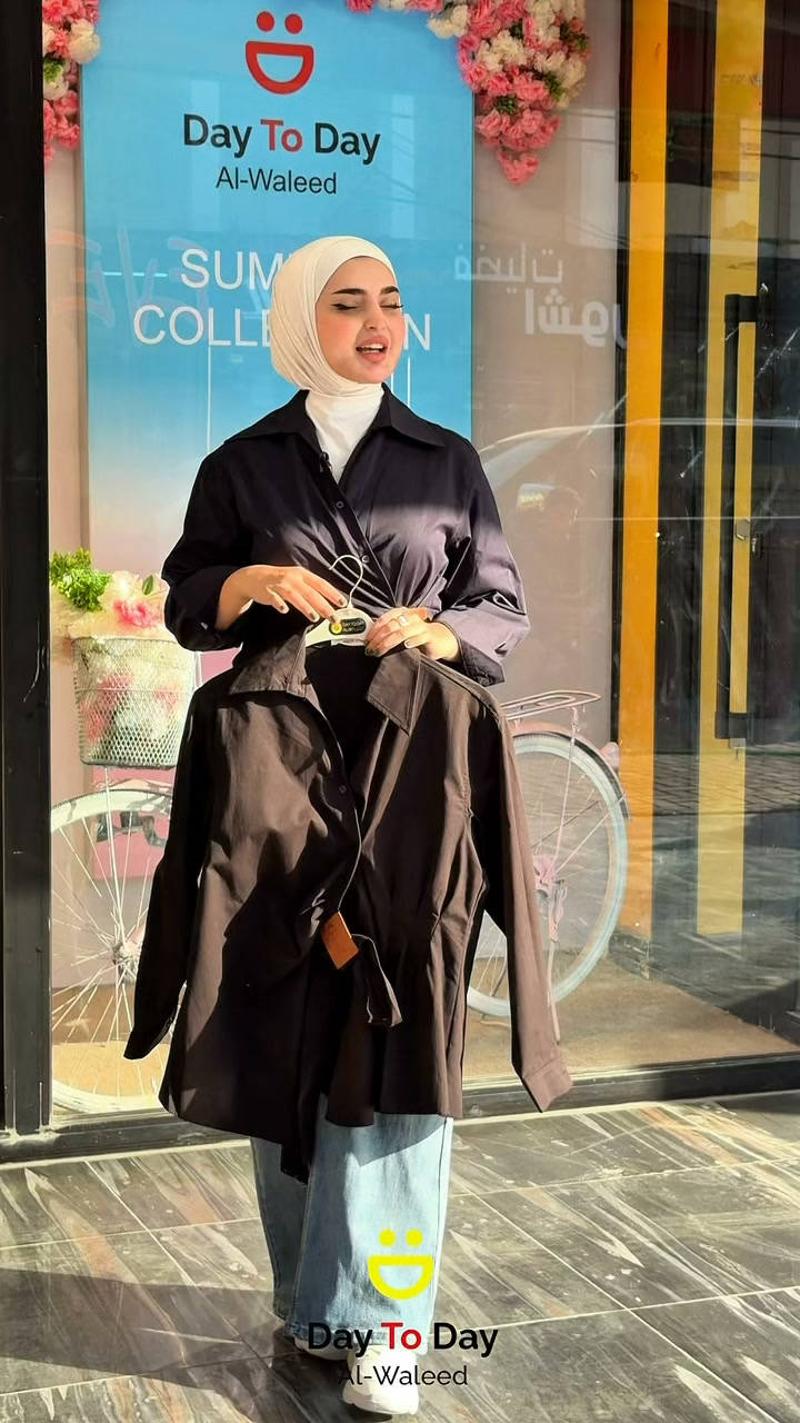 جمعنا لكم في هذا الستايل بين راحة الجينز وأناقة القميص الأسود الطويل ذي التفاصيل الأنيقة على الخصر. مثالي للخروجات اليومية أو العمل!✨
للتواصل على الخاص  أو الاتصال على هذا الرقم :- ***********  توصيل داخل بغداد5000  والمحافظات 6000⁩⁩⁩

