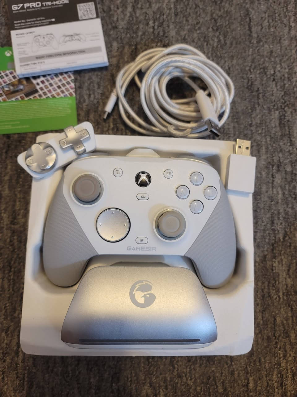 كونترول gamesir g7 pro مستعمل قليل نظيفه بنسبة 99% يجي وياهه قيم باس والكيبل وقطعة البلوتوث 2.4g ويجي وياهه القاعده والالاتجاهات قابله للتغيرر وياهه هديه كونترول فرك للتواصل مراسلة الحساب او مراسلة هذا الرقم *********** وسعرهه 70 الف ومتوفر توصيل لجميع المحافظات
