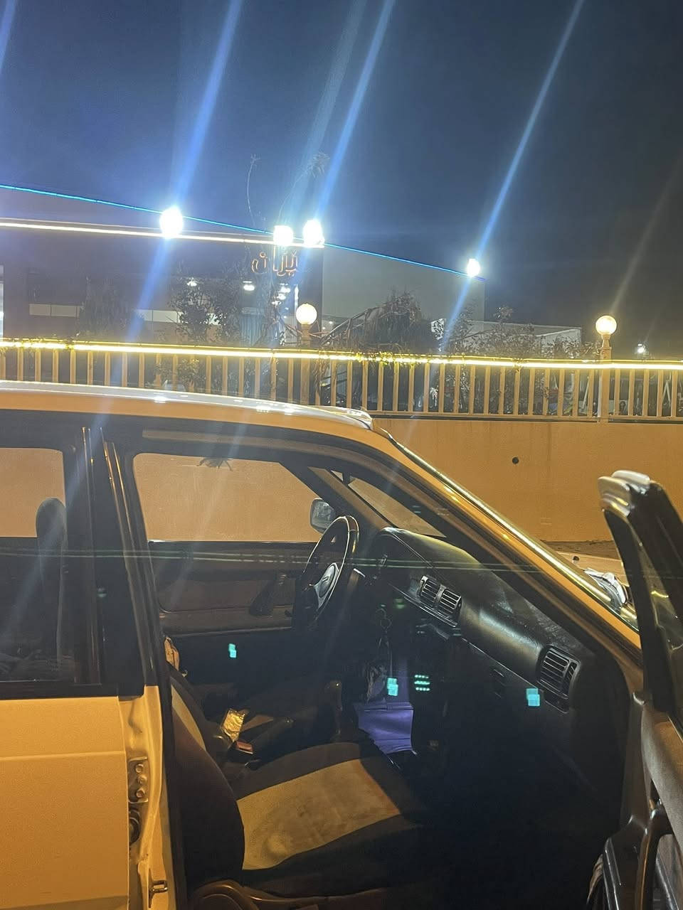 مازدا مالى دؤسته سه ياره ى مه عره ز نيه ٤ تاييه ى تازه يه هيج مه سره فيكى نيه كارتى به نزنى هه يه  به شه رتى هه موو شتيك  ٨ وبه خه  ٤ جام كاره باى  هه مووشتكى به ناوى خؤمانه وه يه له ره سمه كان جوانتره له روبه رو  ***********
