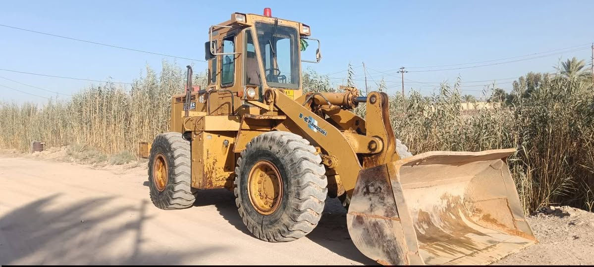 سلام عليكم للبيع شفل كاويسكي موديل1992حجم70  داش 3 مكينه كمنز مكفوله من الفطر ولصبغ وكلشي تخم تاير جوه المكينه  رقم سليمانيه شرط التحويل ***********
