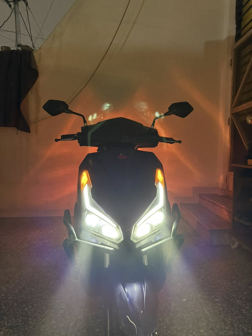 دراجه شحن للبيع ٨ بطاريات سرعه ١٢٠ بس الدراجه نظيفه جداً لليريد يعرف السعر يراسل على الخاص او يتصل على هذ الرقم *********** بغداد الحبيبيه
