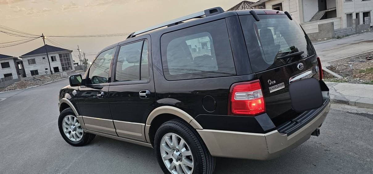 السلام عليكم من رخصة الأدمن 
فورد اكسبدشن كينگ رانج فول مواصفات  موديل 2014 
8 سلندر محرك 5400 
ماشية 273الف 
جامة الصندوق مبدلة 
ضرر الدعامية الأمامية جهة اليمين ضرر بسيط 
ماطور الدواسة جهة اليمين عاطل 
كلشي بالسياره وكالة
للبيع السعر دفترين 
للتواصل ***********
المكان اربيل
