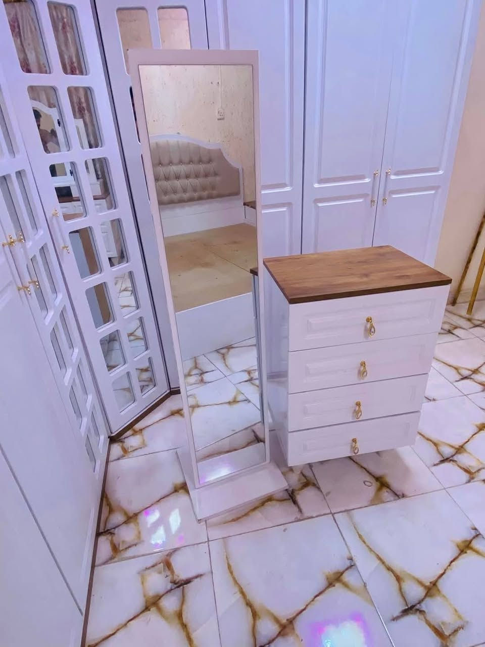 غرفة تركية زاوية ٩ قطع مكان الزعفرانية


**إذا كنت صاحب هذا الإعلان وتريد حذفه لأي سبب، رجاءا أرسل رسالة إلى الدعم الفني**