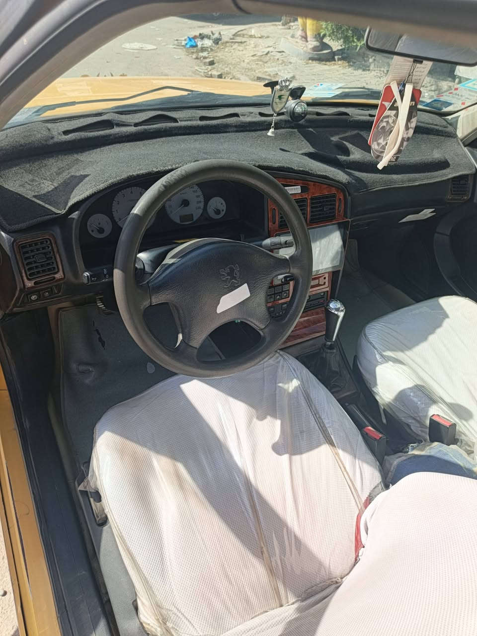 بيجو بارص موديل ١٠ سياره بأسمي تحويل ثاني يوم تبريد ويا السويج كير وكلج شادهن جدد اليوم مسجل شاشه حماوه خير من الله ربع بس بيها بدايت تبخير خياسات كلها مصلحه تخم تاير جديد باتري جديد مكاني بغداد الدورة السعر ٣٥ رقم الهاتف ***********
